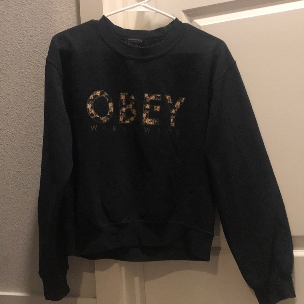 Obey sweater